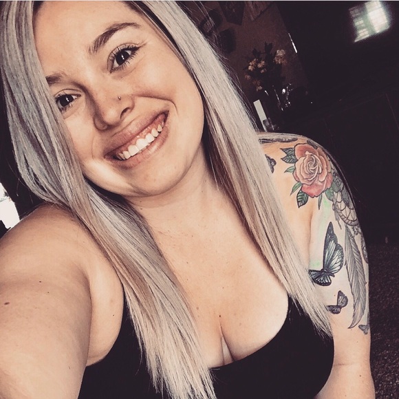 Meet your Posher, Katie - Picture 3 of 5